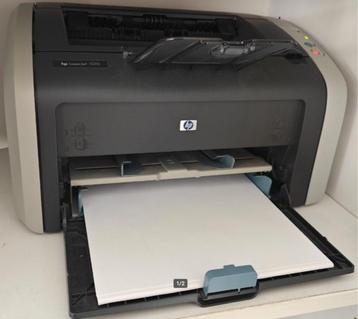 HP LaserJet 1010 met USB kabel en cartridge beschikbaar voor biedingen