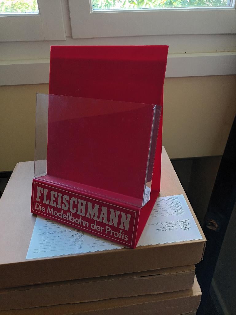 Fleischmann catalogusstaander, Hobby en Vrije tijd, Modeltreinen | H0, Zo goed als nieuw, Overige typen, Gelijkstroom, Fleischmann