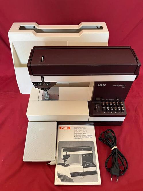 Vr arm Pfaff 1071 tipmatic met IDT in complete nieuwstaat, Hobby en Vrije tijd, Naaimachines en Toebehoren, Zo goed als nieuw