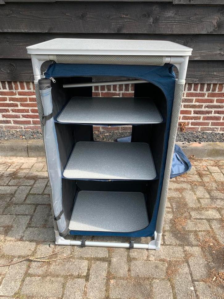 De vrijbuiter campingkast milaan 3 laags 2 in 1, Caravans en Kamperen, Kampeermeubelen, Zo goed als nieuw, Campingkast, Ophalen