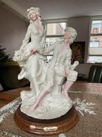 Porseleinen beed van A.Belcari uit serie Dear, Antiek en Kunst, Ophalen of Verzenden