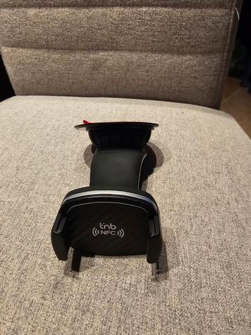 Telefoonhouder voor in de auto beschikbaar voor biedingen