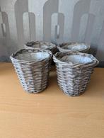 Rieten bloempotjes 11cm hoog 13cm doorsnee 4 stuks €3, Ophalen, Overige materialen, Gebruikt, Rond