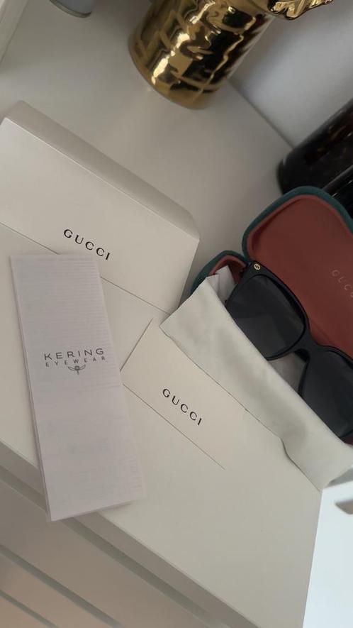 Gucci Butterfly zonnebril GG0022S, Sieraden, Tassen en Uiterlijk, Zonnebrillen en Brillen | Dames, Zo goed als nieuw, Zonnebril
