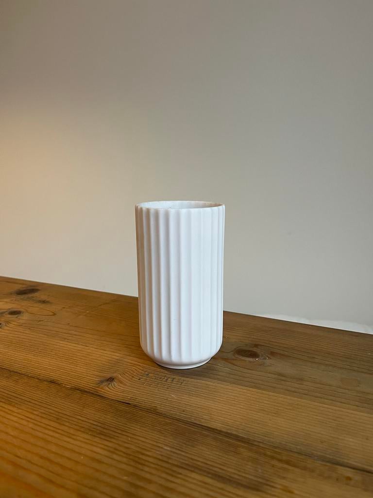 Lyngby vaasje lichtroze - 12,5 cm, Gebruikt, Overige kleuren, Aardewerk of Porselein, Ophalen of Verzenden