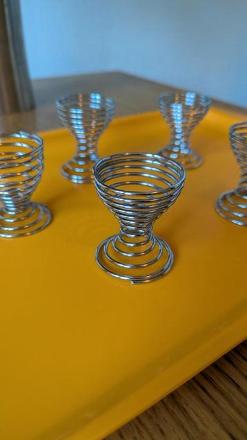 Vintage Design Egg Cup – eierdopjes beschikbaar voor biedingen