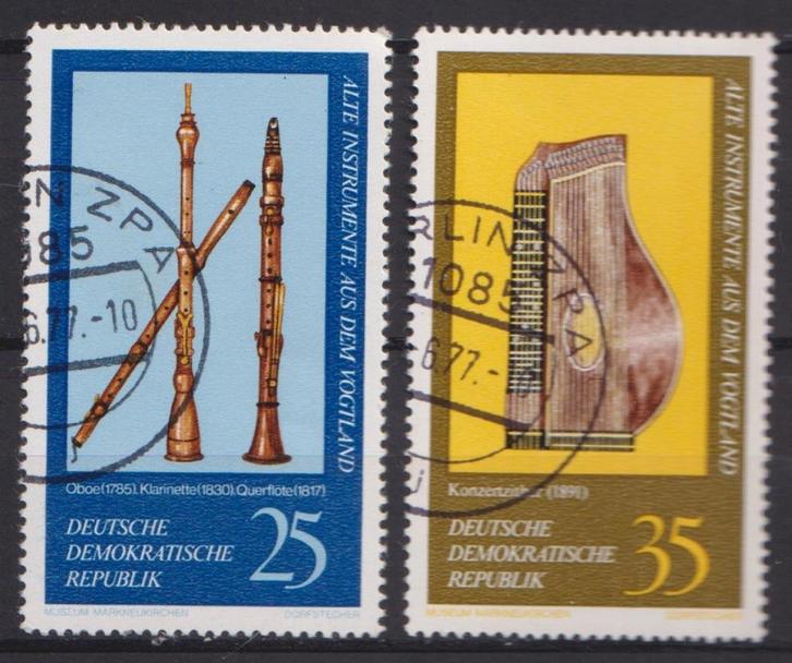 DDR 1977 Muziekinstrumenten, Postzegels en Munten, Postzegels | Thematische zegels, Gestempeld, Overige thema's, Ophalen of Verzenden