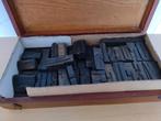 Vintage houten kistje met letters tbv druktechniek, Gebruikt, Ophalen
