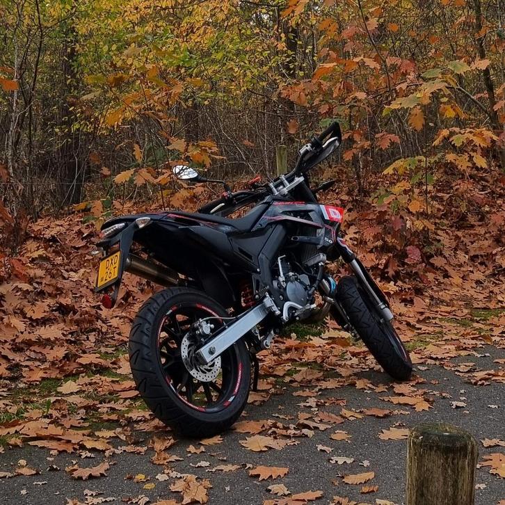 Derbi Senda X-treme Limited Edition, Fietsen en Brommers, Brommers | Derbi, Zo goed als nieuw, Maximaal 45 km/u, Ophalen