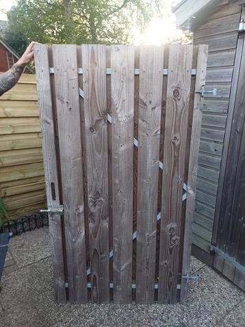 Schutting deur met stalen frame beschikbaar voor biedingen