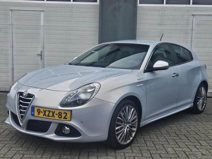 Alfa Romeo Giulietta 1.6 JTDm Exclusive Sportiva|DAB+|Navi|1, Auto's, Alfa Romeo, Bedrijf, Te koop, Giulietta, ABS, Airbags, Airconditioning