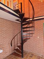 Antieke Industriële Wenteltrap - 160cm Doorsnede, 280cm Hoog, Doe-het-zelf en Verbouw, Ladders en Trappen, Ophalen, Gebruikt, Trap