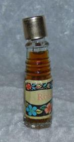 Volle Parfum Miniatuur - Rose oudje, Ophalen of Verzenden, Gebruikt, Miniatuur, Gevuld