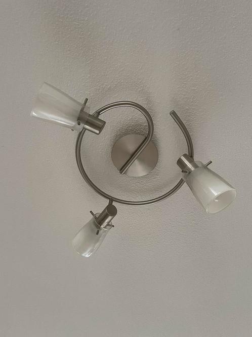 Plafondlamp met 3 melkglas lampjes, Huis en Inrichting, Lampen | Plafondlampen, Gebruikt, Glas, Metaal, Ophalen of Verzenden