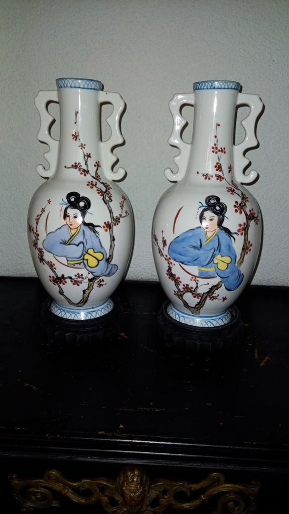 Twee Chinese vazen gemerkt met standaard, Antiek en Kunst, Antiek | Vazen, Ophalen of Verzenden