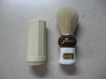 Vintage scheerkwast en scheerzeep koker met scheerzeep zgan beschikbaar voor biedingen