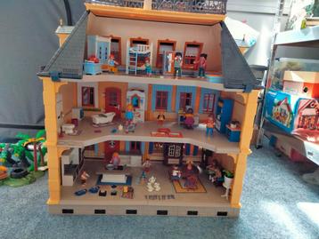 Zeer groot herenhuis van Playmobil. beschikbaar voor biedingen