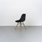 10x Vitra Eames DSW stoel Zwart - Essenhout, Huis en Inrichting, Stoelen, Zwart, Niet ingevuld, Ophalen of Verzenden, Zo goed als nieuw
