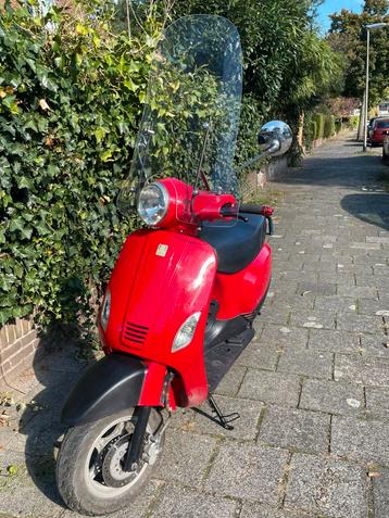 Elektrische Vespae *  beschikbaar voor biedingen