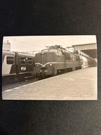 Foto locomotief NS 1223 te Eindhoven (±1975) 16, Verzamelen, Gebruikt, Ophalen of Verzenden, Trein