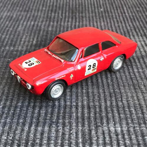 1:43 ALFA ROMEO GIULIA GTA ‘BRIEVENBUSJE’ ……. 12,50, Hobby en Vrije tijd, Modelauto's | 1:43, Zo goed als nieuw, Auto, Ophalen of Verzenden