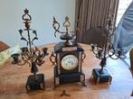 Antieke pendule klok met twee bijpassende kandelaren, Antiek en Kunst, Ophalen