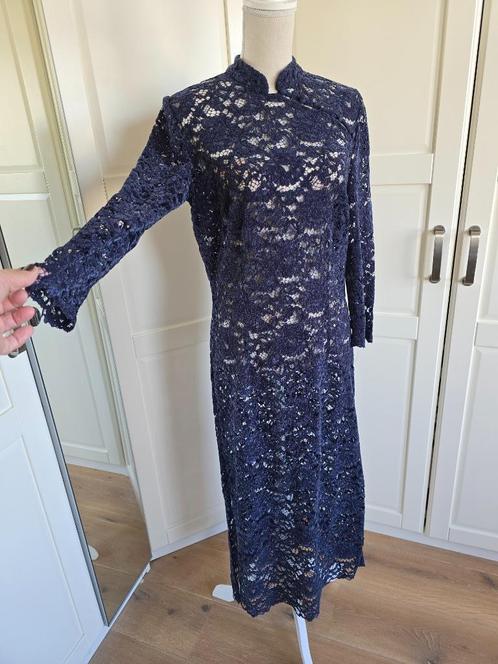 Jurk Caroline Biss van mooi stretch kant, Kleding | Dames, Jurken, Nieuw, Maat 38/40 (M), Blauw, Onder de knie, Ophalen of Verzenden