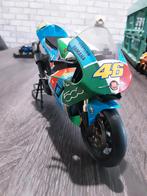 Valentino Rossi Yamaha 2007 Assen 1:10 LET OP heeft schade, Hobby en Vrije tijd, Modelauto's | 1:5 tot 1:12, Ophalen of Verzenden