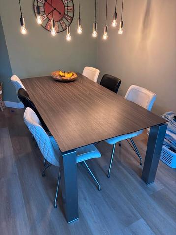 Eettafel 200x100cm + Gratis Stoelen beschikbaar voor biedingen