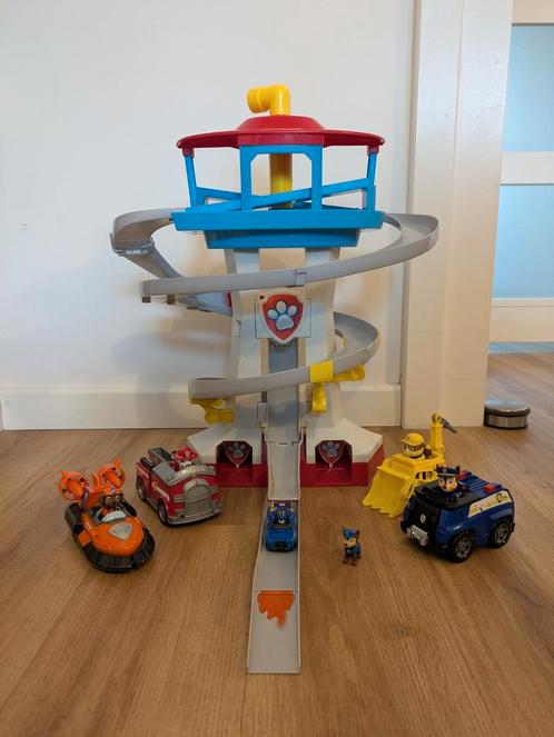 Paw patrol toren en voertuigen, Kinderen en Baby's, Speelgoed | Actiefiguren, Gebruikt, Ophalen