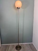Retro Ikea desing Mansken vloerlamp met Witte glazen bol, Huis en Inrichting, Lampen | Vloerlampen, Ophalen of Verzenden, Ikea