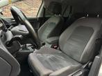 Volkswagen Golf 1.0 TSI 110pk 5D 2017 Grijs, Auto's, Zwart, USB, Handgeschakeld, 3 cilinders