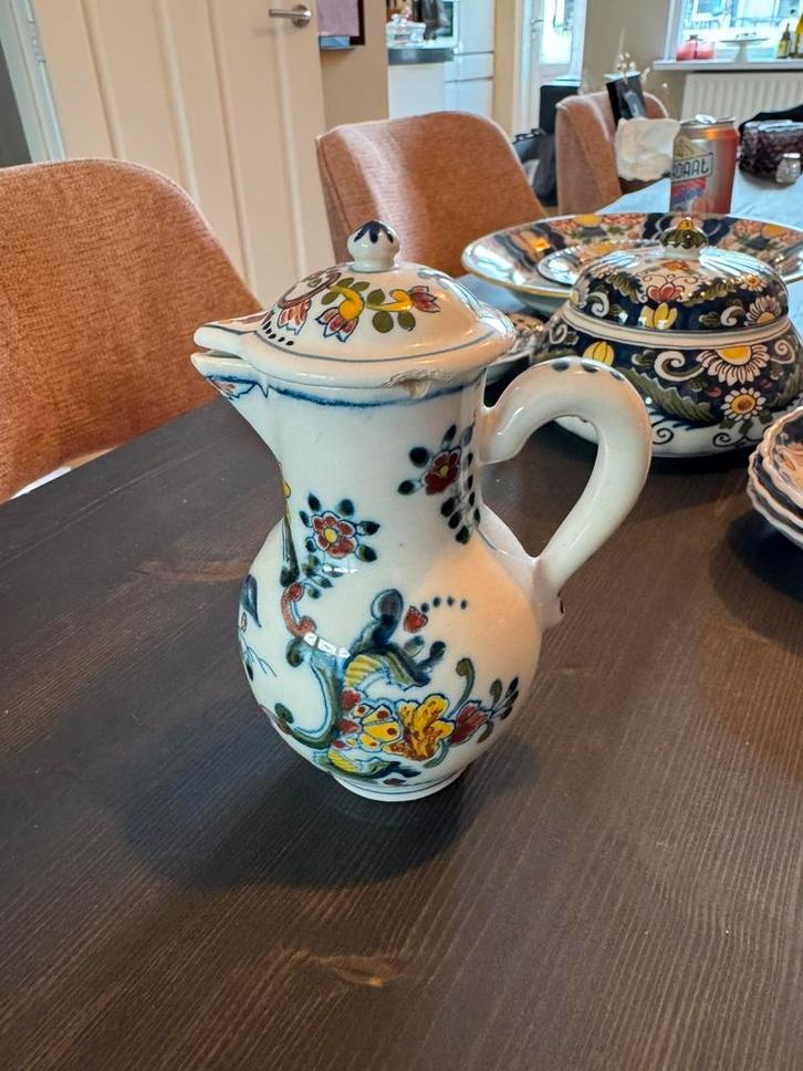 Makkum handbeschilderd kannetje met deksel – 16 cm hoog, Antiek en Kunst, Antiek | Vazen, Ophalen of Verzenden