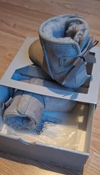 Uggs Jesse Bow II Shimmer - Maat 4/5 of 20.5cm, Slofjes, UGG, Meisje, Ophalen of Verzenden