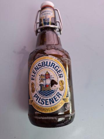 Antieke Duitse bierfles Flensburg beschikbaar voor biedingen