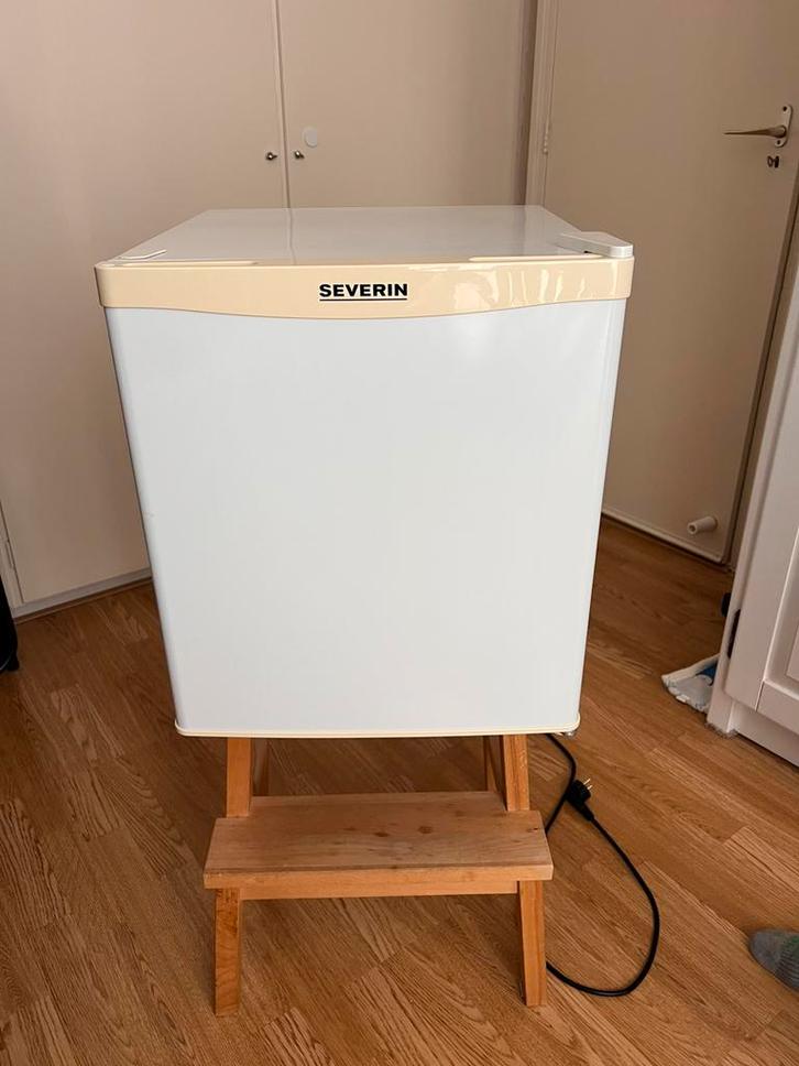 Compact tafelmodel koelkast Severinz, Witgoed en Apparatuur, Koelkasten en IJskasten, Zo goed als nieuw, Met aparte vriezer, 75 tot 100 liter