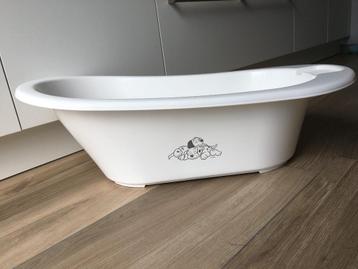 Bébé-joubabybadje beschikbaar voor biedingen