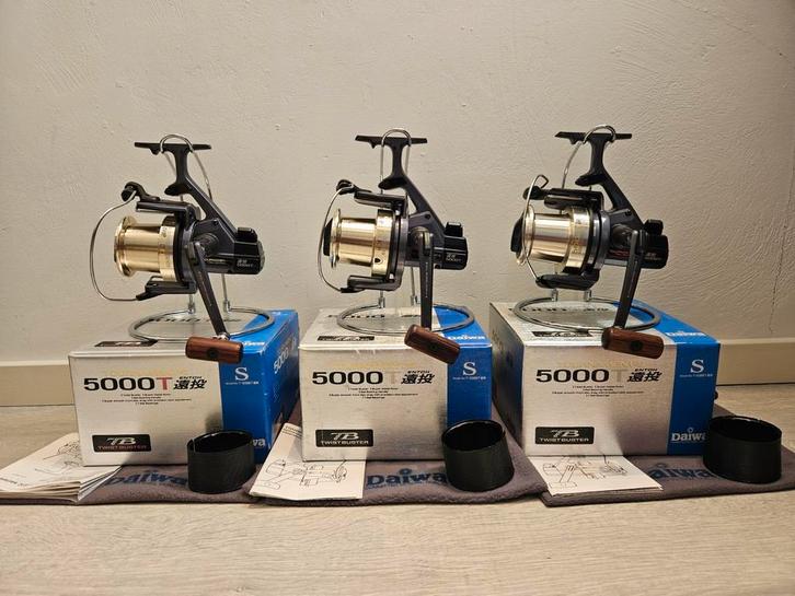 3 Daiwa Whisker Tournament 5000T, Watersport en Boten, Hengelsport | Karpervissen, Zo goed als nieuw, Ophalen of Verzenden