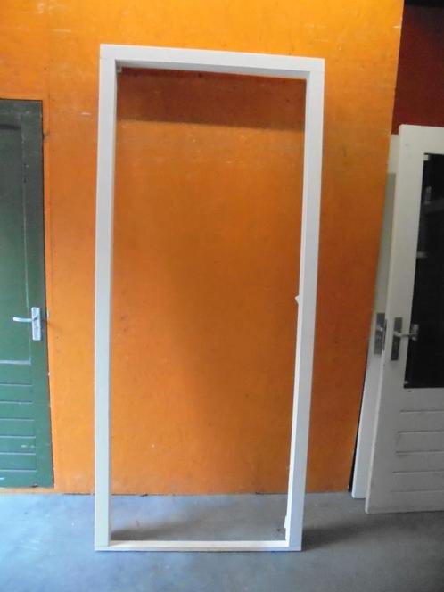 Diverse nieuwe houten deurkozijnen, Doe-het-zelf en Verbouw, Kozijnen en Schuifpuien, Nieuw, Deurkozijn, Hout, 75 tot 150 cm, Ophalen