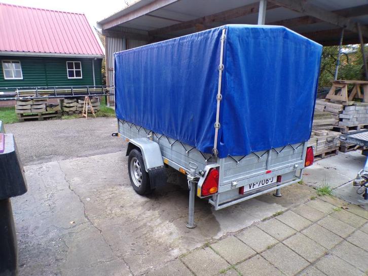 Aanhanger met huif/Gesloten aanhanger., Auto diversen, Aanhangers en Bagagewagens, Zo goed als nieuw, Ophalen of Verzenden