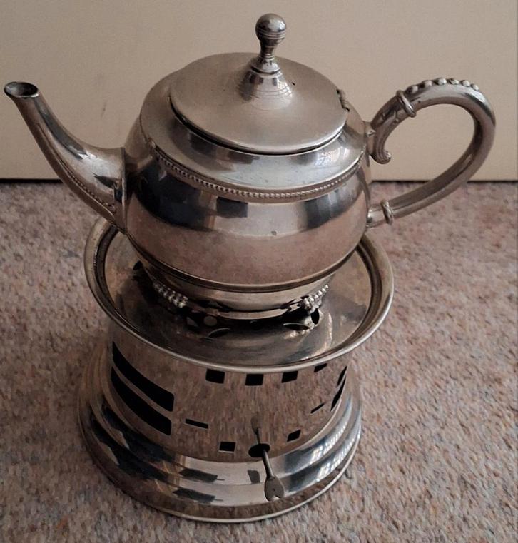 Verzilverde Theepot met Theelicht en Dienblad, Antiek en Kunst, Antiek | Keukenbenodigdheden, Ophalen of Verzenden