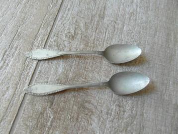 2 antieke thee lepeltjes beschikbaar voor biedingen