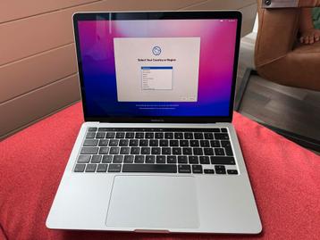 MacBook Pro 13-inch with Touch Bar beschikbaar voor biedingen
