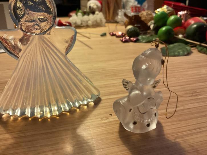 Glasobjecten onbeschadigd en een metalen hert en engeltje, Diversen, Kerst, Zo goed als nieuw, Ophalen of Verzenden