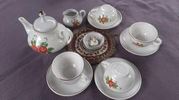 Speelgoed serviesjes. beschikbaar voor biedingen