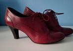 Bordeauxrode lederen veterpumps Sacha maat 41, Pumps, Ophalen of Verzenden, Zo goed als nieuw, Sacha