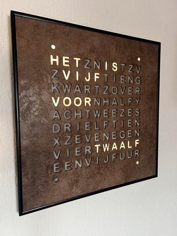 Woordklok 50X50CM koper-bronze of zwart marmer kleur beschikbaar voor biedingen