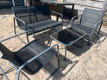 Tuin loungeset met 2 stoelen, bank en glazen tafel beschikbaar voor biedingen