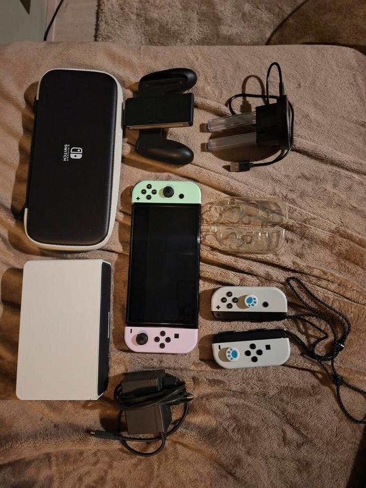 Nintendo switch oled met accessoires, Spelcomputers en Games, Spelcomputers | Nintendo Switch, Zo goed als nieuw, Switch OLED
