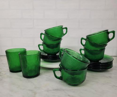 Arcoroc Sierra groen kop en schotels + 2x glaasje, Antiek en Kunst, Antiek | Servies compleet, Ophalen of Verzenden